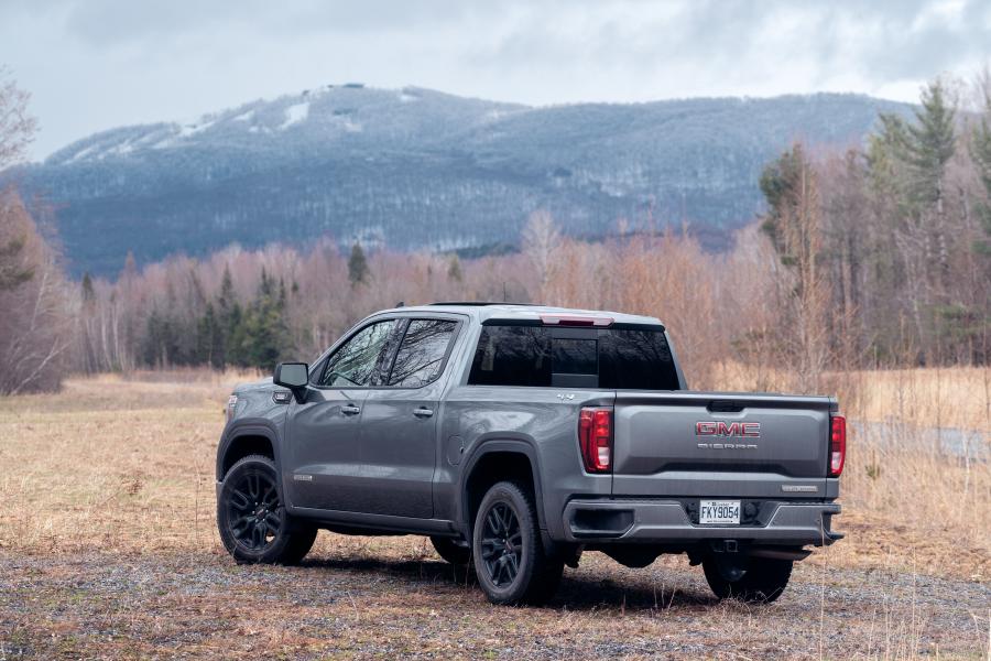  GMC Sierra Elevation Crew Cab 2018 года  (фото 24 из 29)